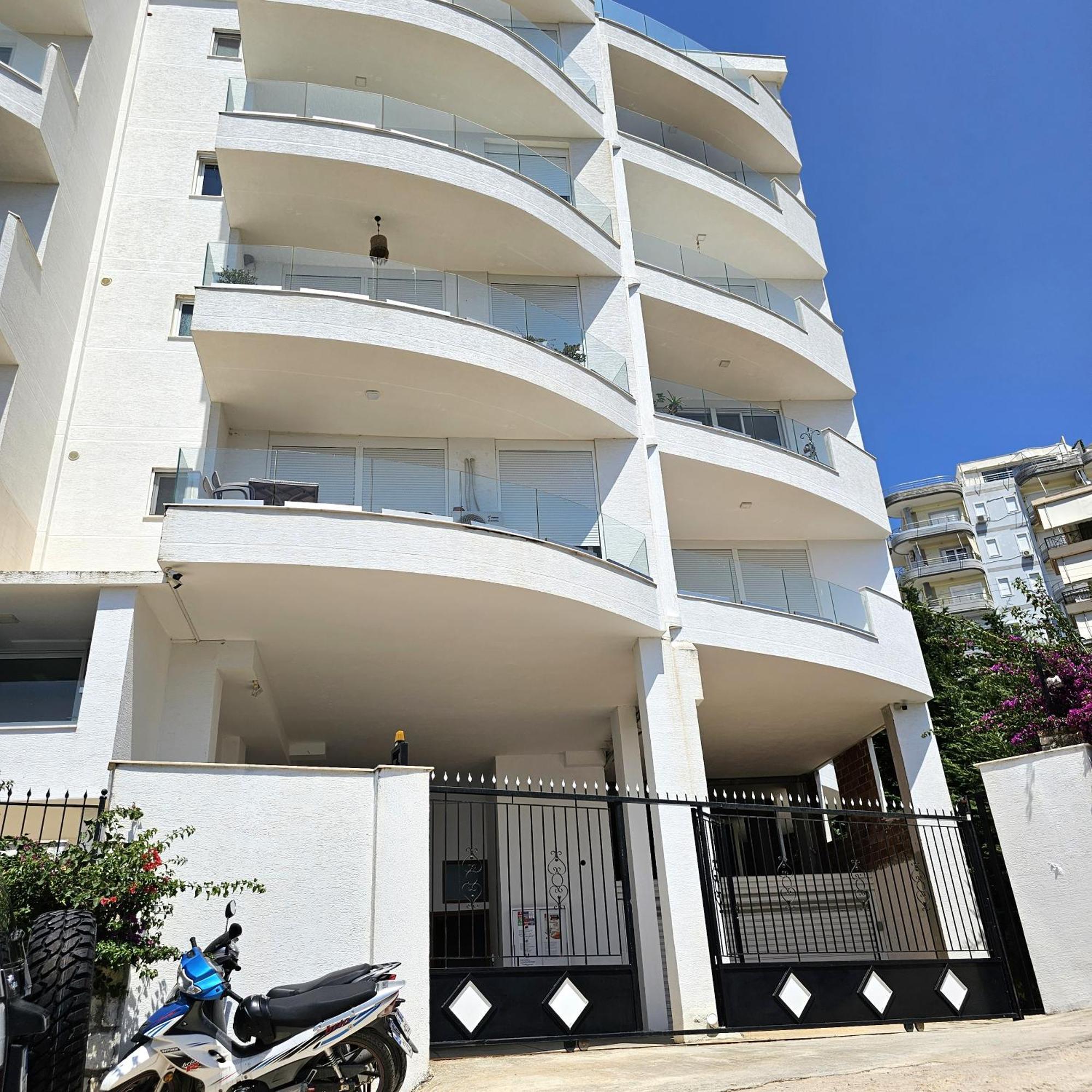 Apartament Vistula Sarandë Buitenkant foto